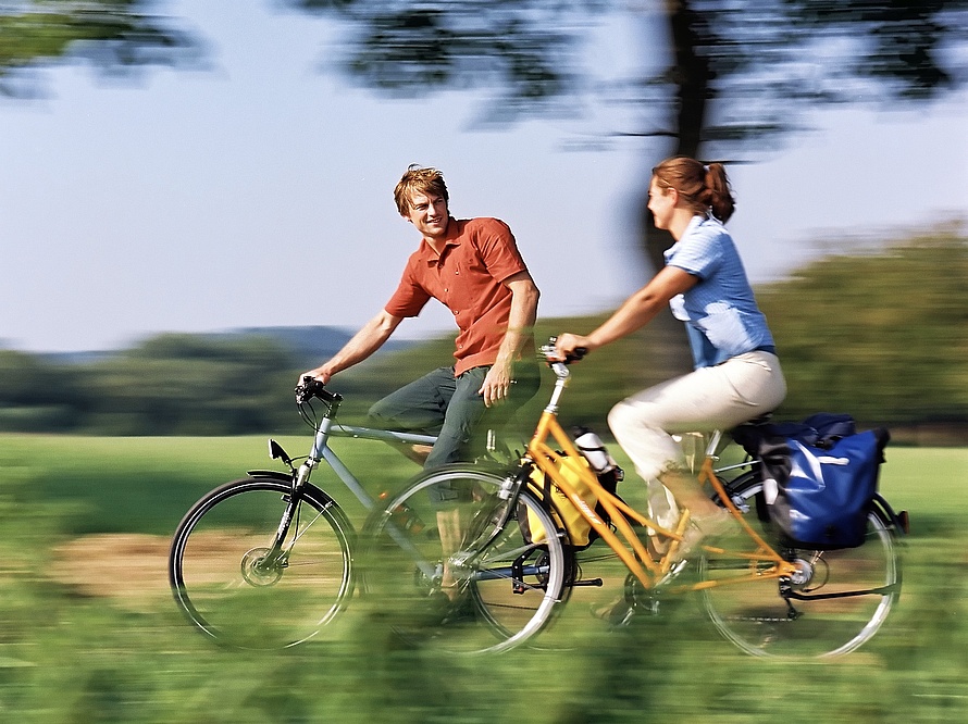 Route planning and navigation for leisure and holiday cycling